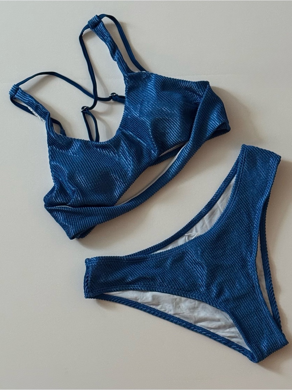 Cupshe Two Piece Swimsuit Size Medium
M Textured Royal Blue Ribbed bikini NWT